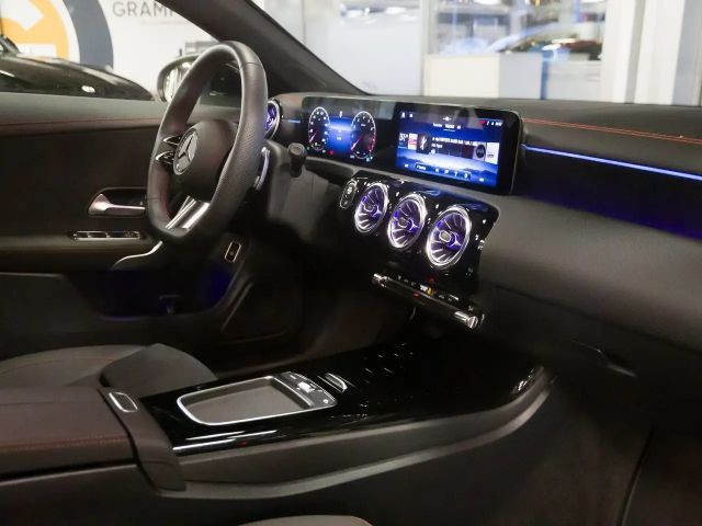 Mercedes-Benz CLA 200 AMG Line