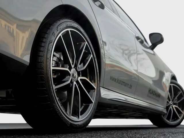 Mercedes-Benz CLA 180 AMG Line Coupé