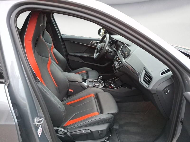 BMW M135i 5-deurs xDrive