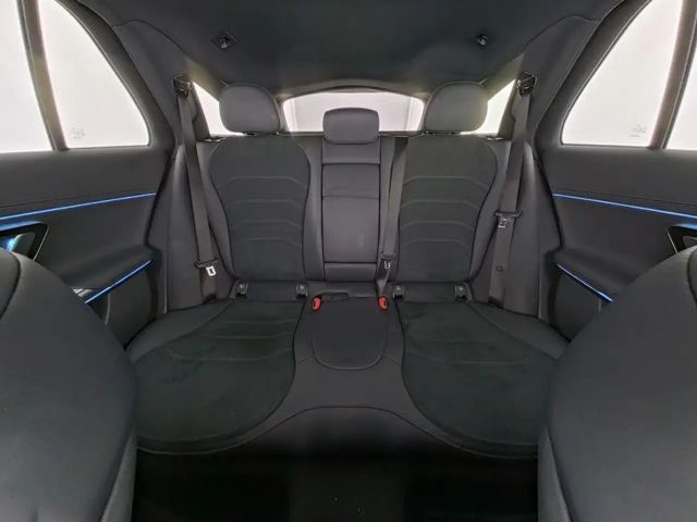 Mercedes-Benz E 220 AMG Line E 220 d