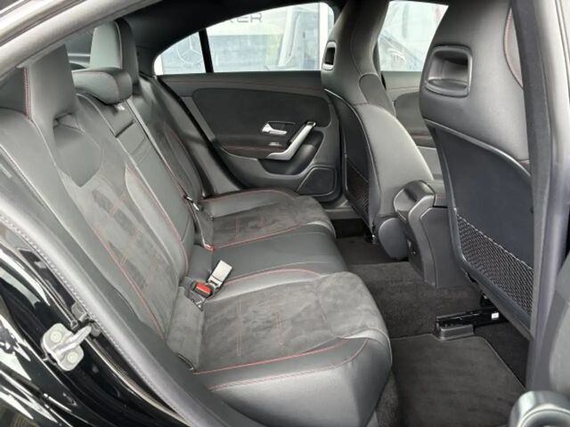 Mercedes-Benz CLA 200 AMG Line Coupé