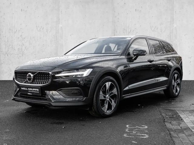 Volvo V60 Cross Country AWD Plus