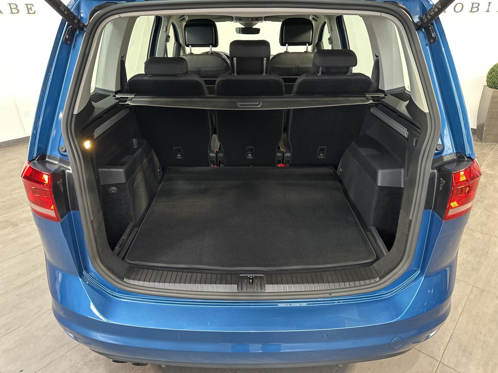 Volkswagen Touran 2.0 TDI DSG IQ.Drive