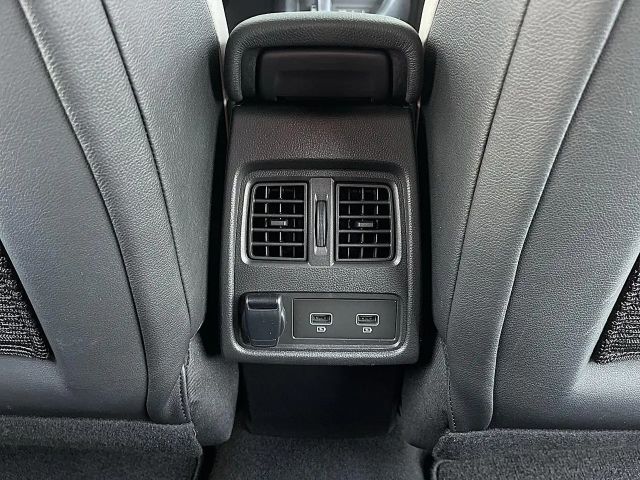 Renault Captur E-Tech EDC Intens