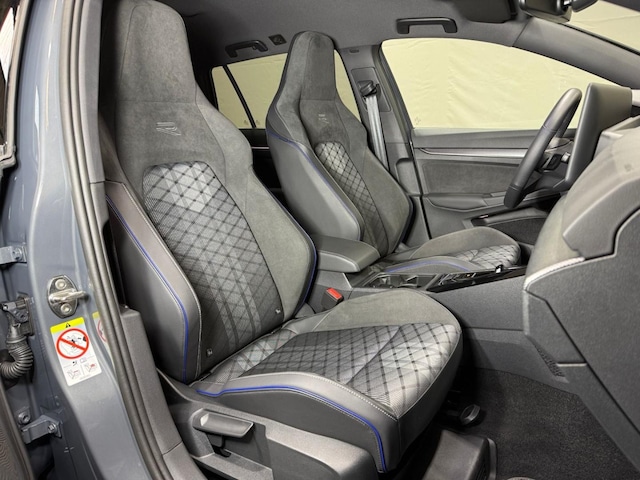 Volkswagen Golf 1.5 eTSI DSG R-Line Variant