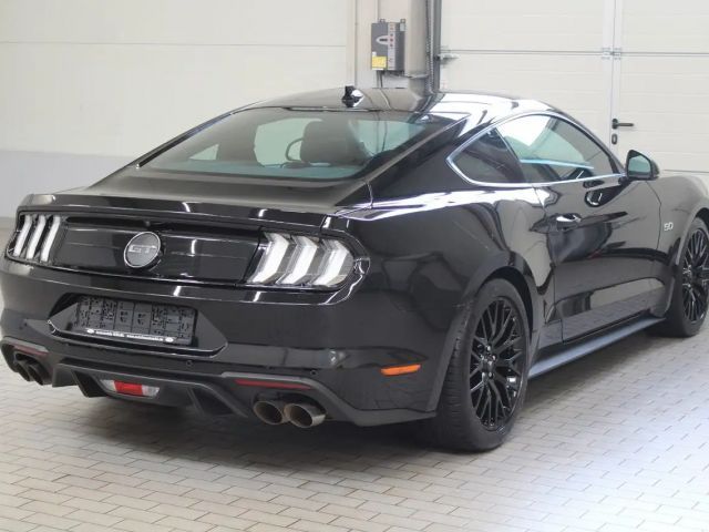 Ford Mustang Fastback GT 5.0 V8