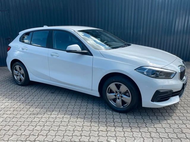 BMW 116 116i 5-deurs Sedan