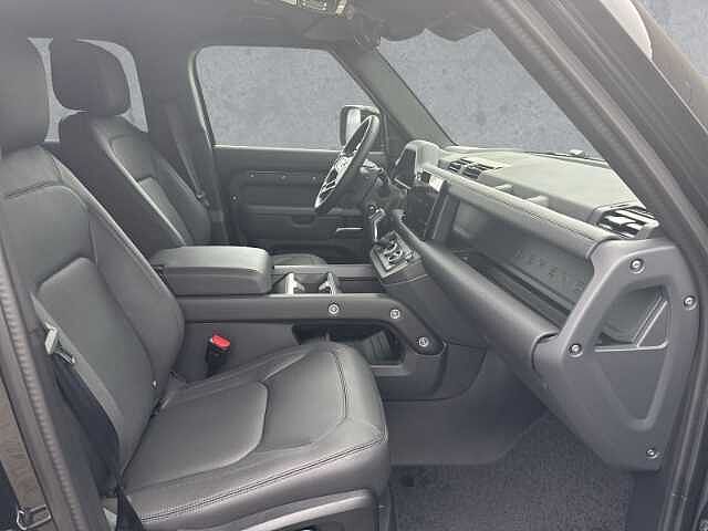 Land Rover Defender 110