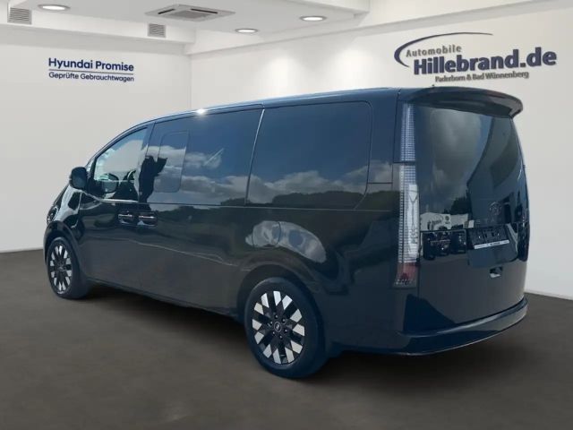 Hyundai Staria Signature