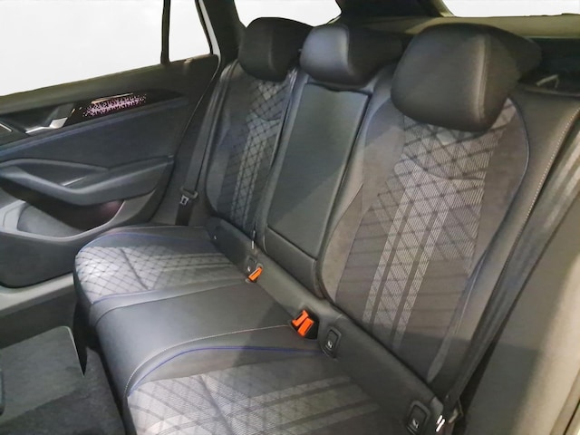 Volkswagen Passat 4Motion DSG R-Line