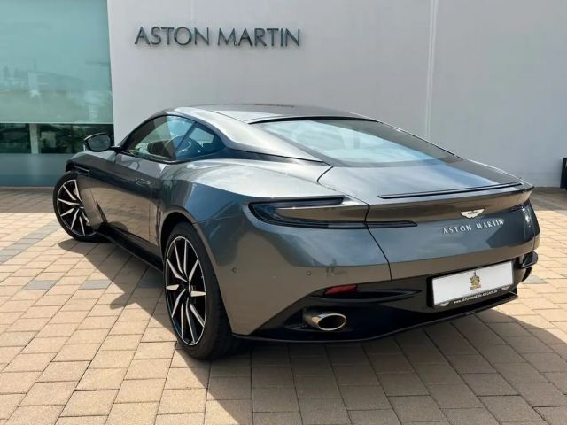 Aston Martin DB11 V8