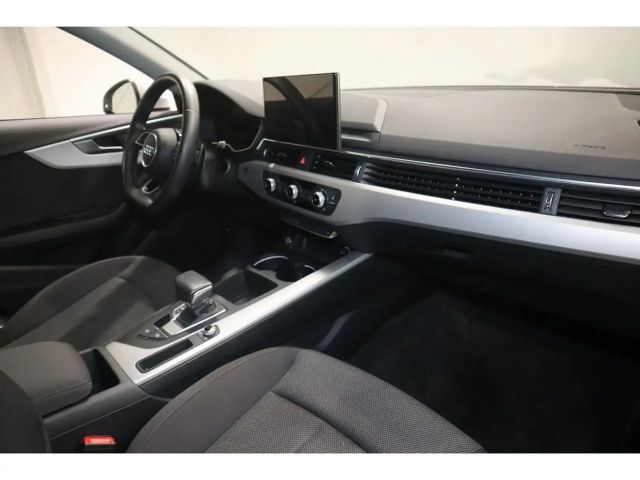 Audi A4 35 TDI Avant S-Line