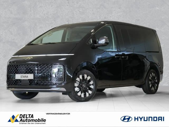 Hyundai Staria Signature