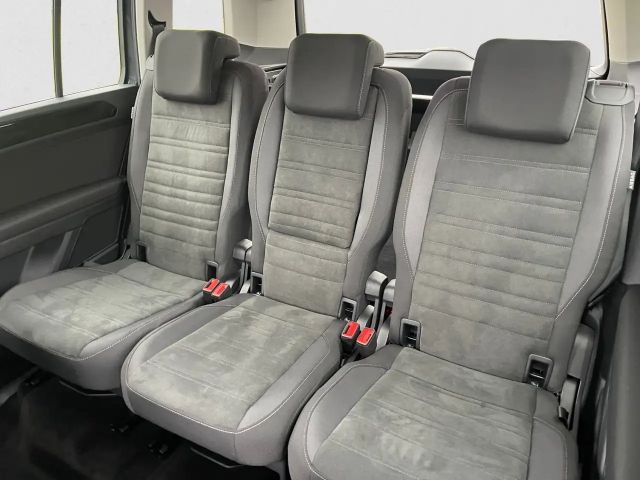 Volkswagen Touran DSG Highline R-Line