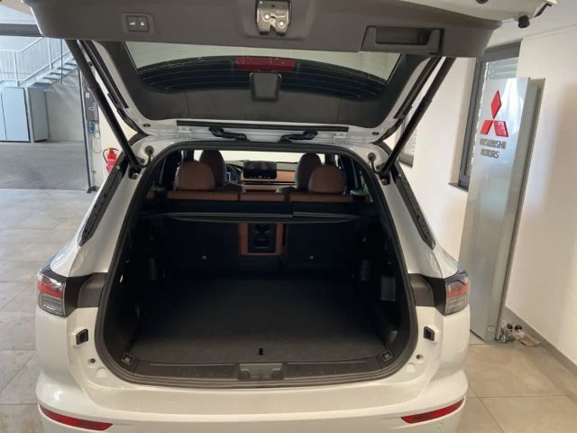 Mitsubishi Outlander 2.4 TOP Luxury P. Yamaha