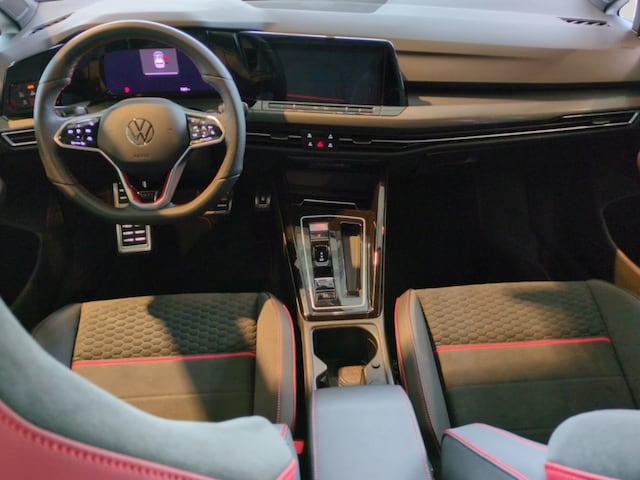 Volkswagen Golf 2.0 TSI DSG Golf VIII