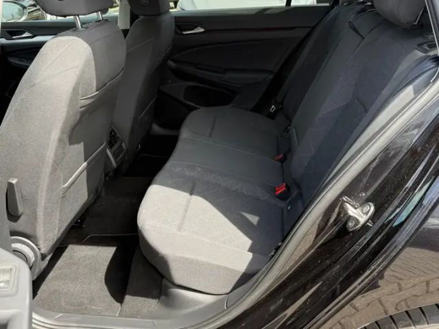 Volkswagen Golf 1.5 eTSI DSG Life Variant