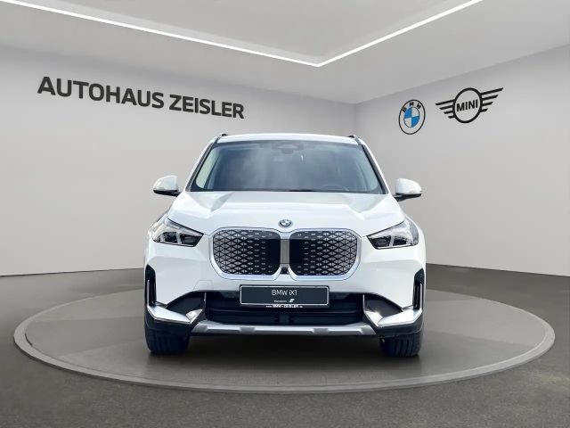 BMW iX1 xDrive30