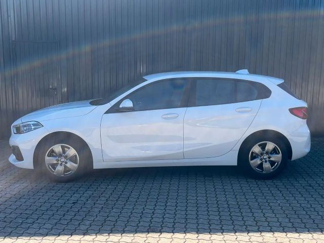 BMW 118 118i 5-deurs Sedan