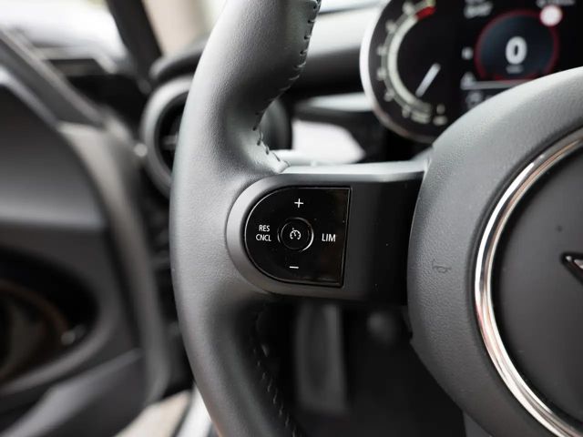 MINI Cooper Essential Trim FACEL. LED SHZ PDC