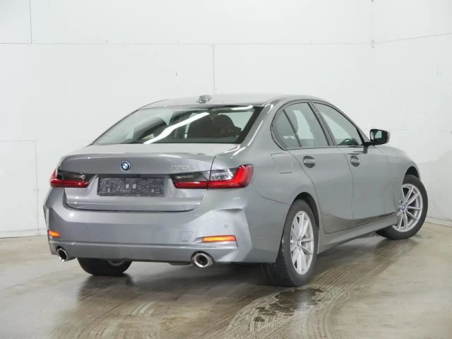 BMW 330 330e Sedan