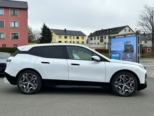 BMW iX xDrive50