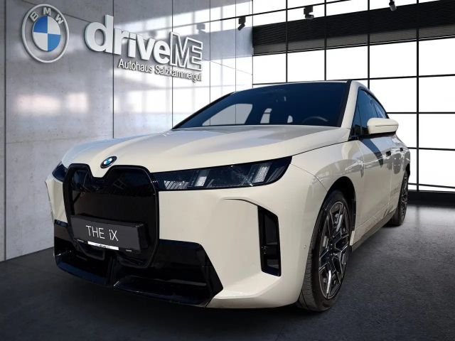 BMW iX xDrive45