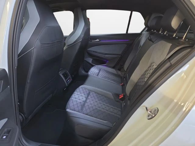 Volkswagen Golf 1.5 eTSI DSG R-Line