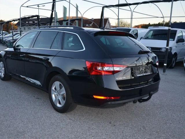 Skoda Superb Superb Kombi 2,0 TDI DSG LED AHV VIRTUAL NAVI 1.Be