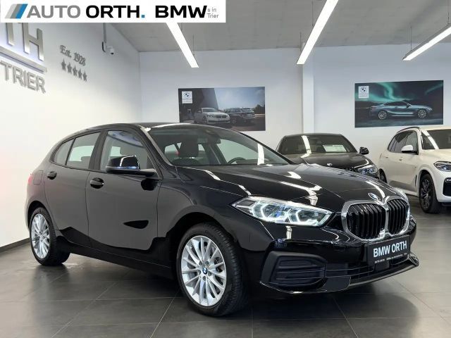 BMW 120 120i Sedan