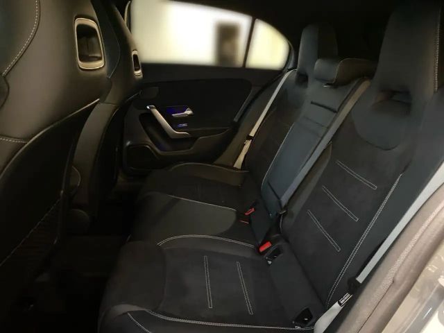 Mercedes-Benz A 180 AMG Line