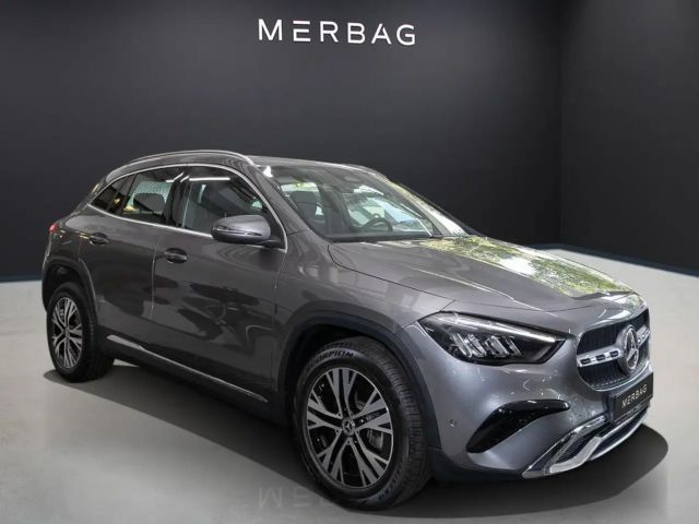 Mercedes-Benz GLA 180 W-Paket ParkAss. LED SpurH el.Heck LM