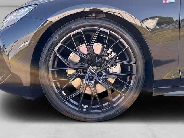 Audi A6 Avant Quattro S-Tronic