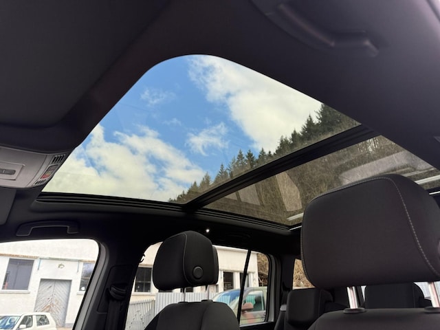 Volkswagen Touran DSG IQ.Drive