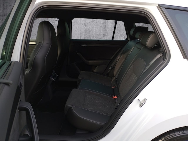 Skoda Superb 2.0 TDI Combi Sportline