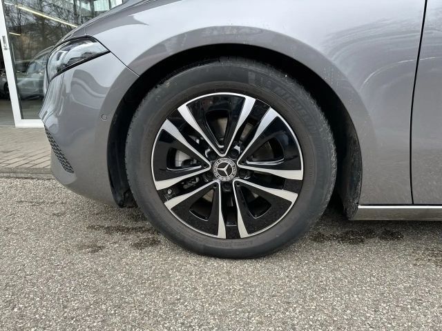 Mercedes-Benz A 180 A 180 Kompakt LED*CAM*MBUX*BURMESTER*TOTWINKEL