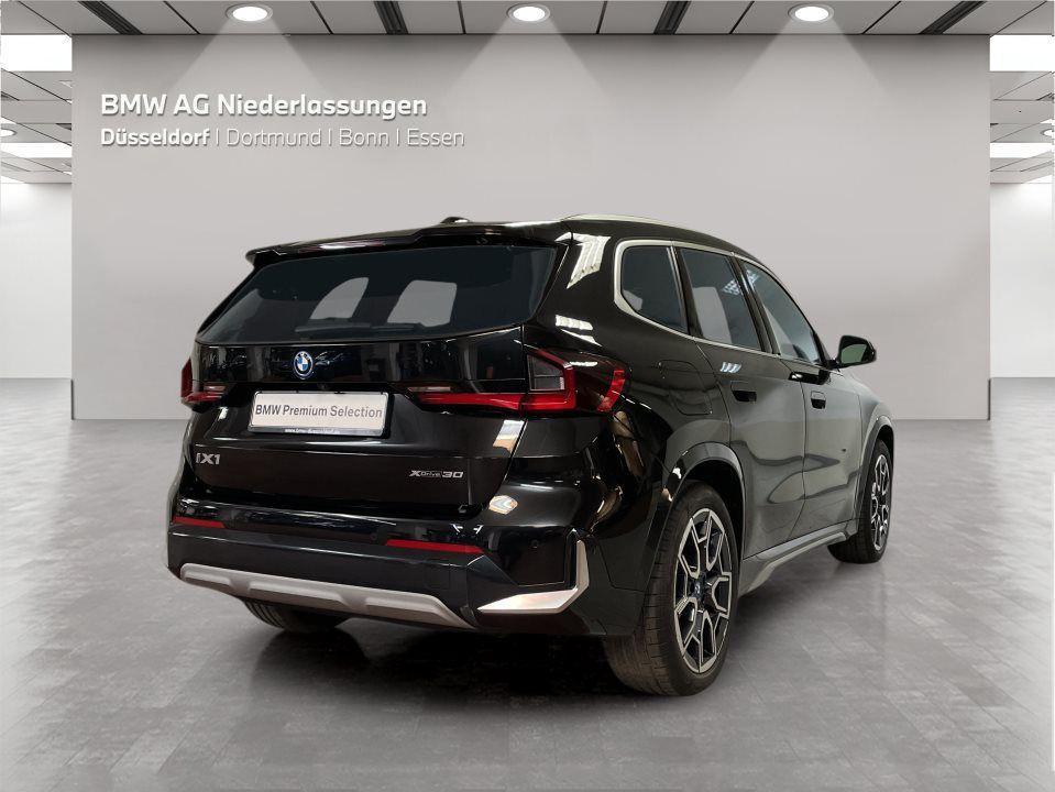 BMW iX1 xDrive30
