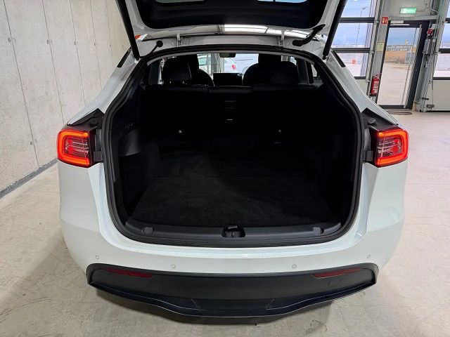 Tesla Model Y AWD Long Range