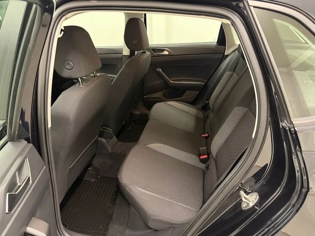 Volkswagen Polo 1,0*8 Fach*Parksensoren*Apple Carplay*Android A...