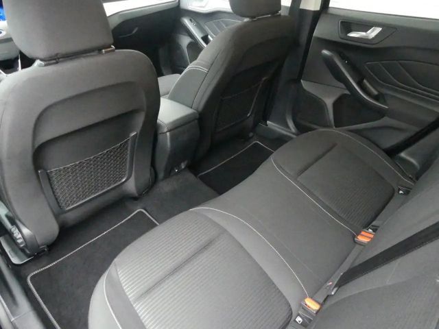 Ford Focus Titanium Wagon