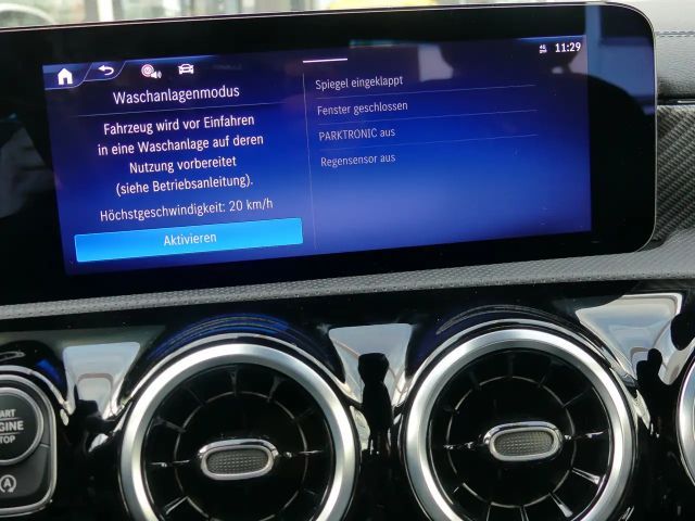 Mercedes-Benz CLA 180 Progressive Sedan