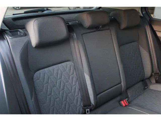 Volkswagen Golf 1.5 TSI Move