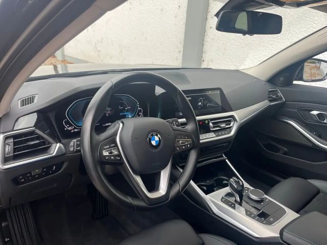 BMW 330 330e Sport Line Touring