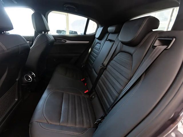 Alfa Romeo Stelvio AT8 Q4 Veloce