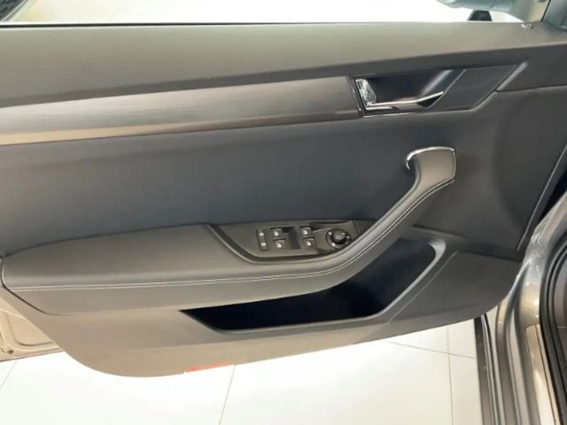 Skoda Superb 2.0 TDI Combi Style Style