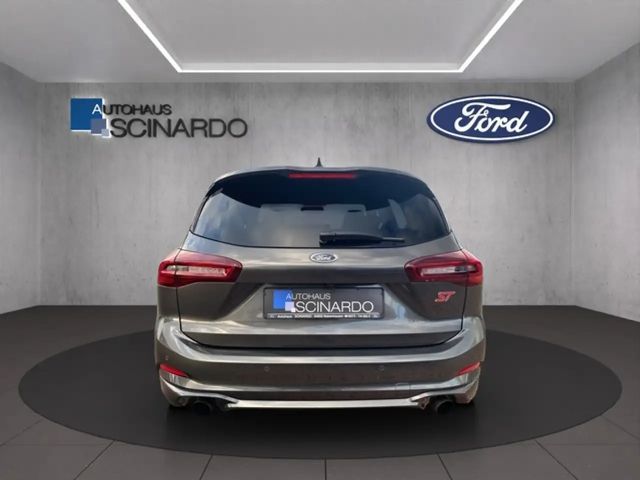 Ford Focus EcoBoost ST Line Wagon