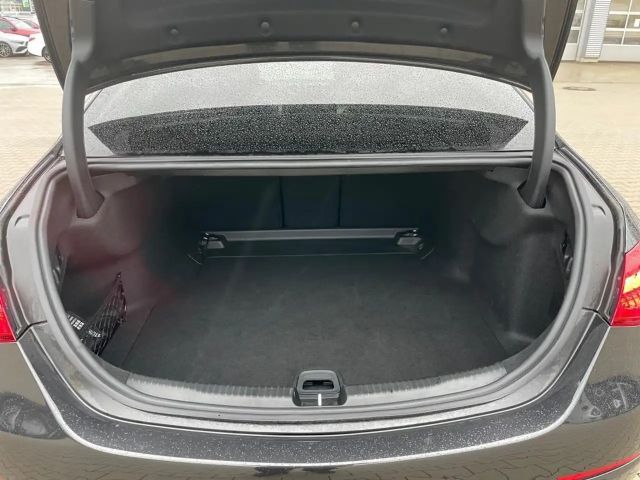 Mercedes-Benz C 200 4MATIC AVANTGARDE Sedan