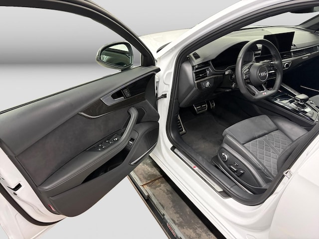 Audi A4 40 TFSI Avant Quattro S-Line S-Tronic