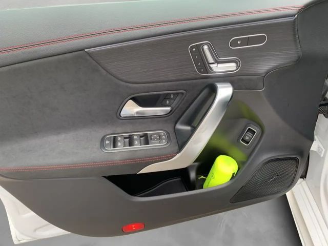 Mercedes-Benz CLA 200 CLA