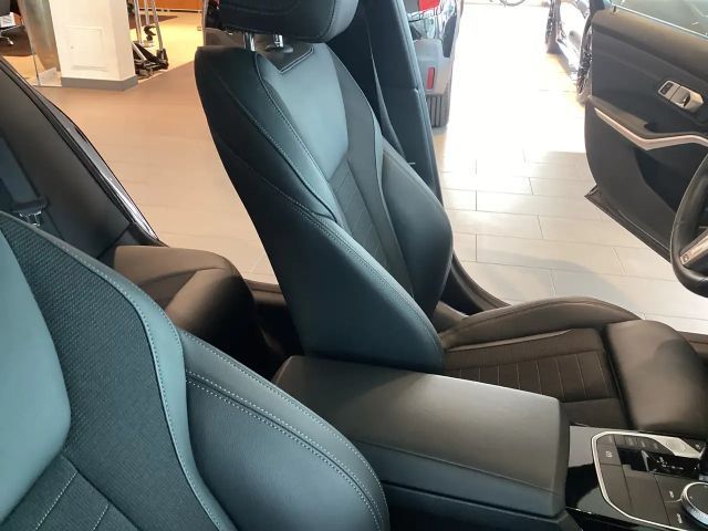 BMW 330 330e Advantage pakket Touring